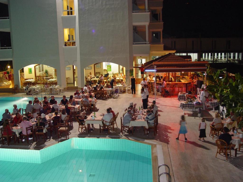 Candan Apart Marmaris Exterior photo