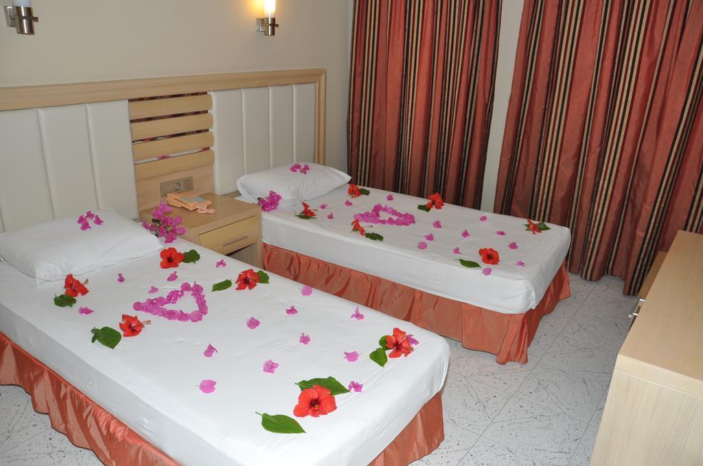 Candan Apart Marmaris Exterior photo